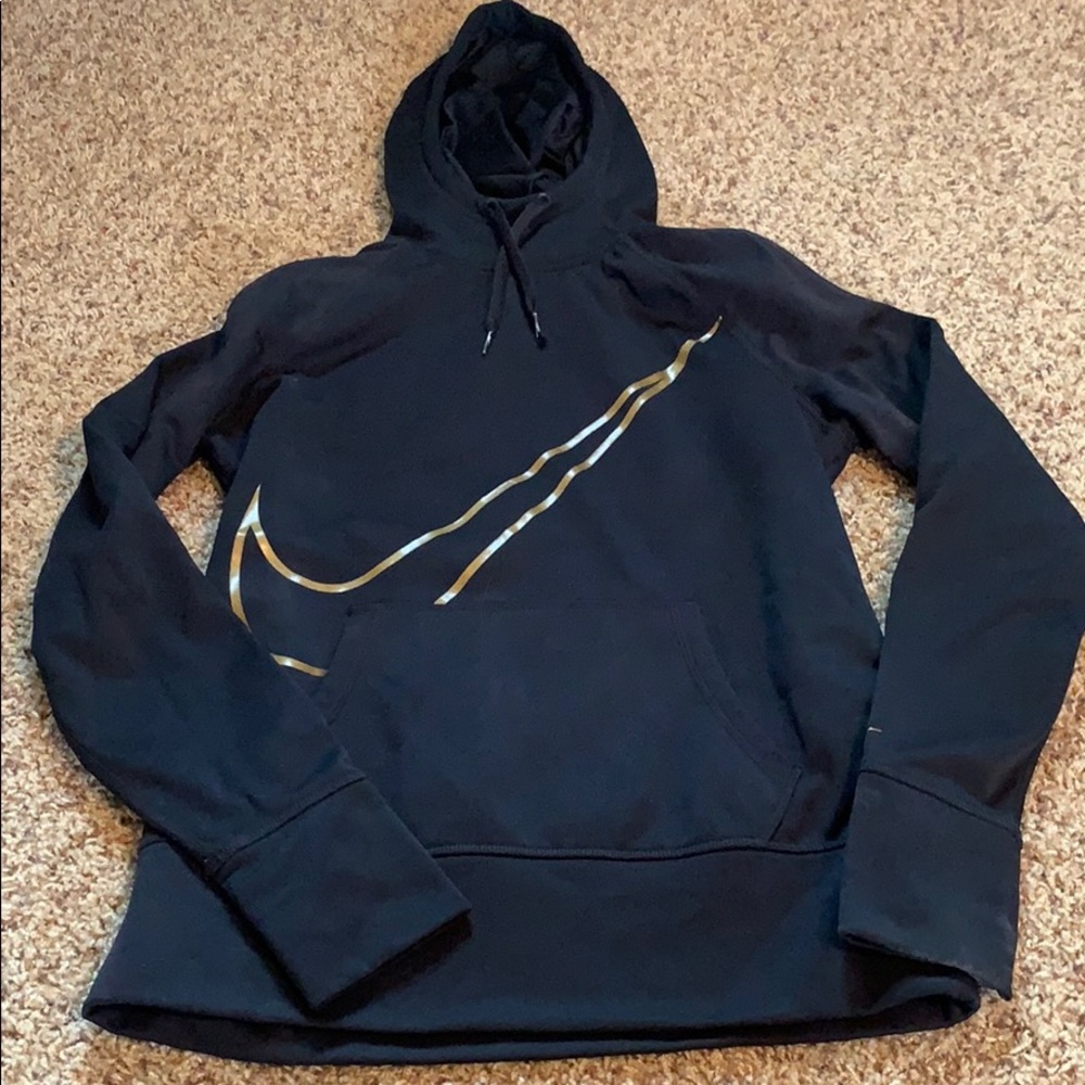 Black Nike therma-fit hoodie